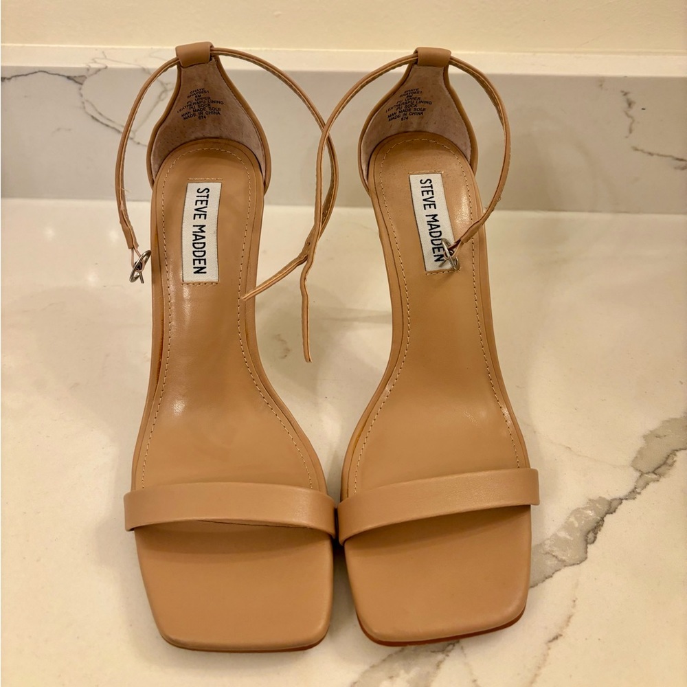 Steve Madden Women's Shaye Heeled Sandal. Nude Size 8